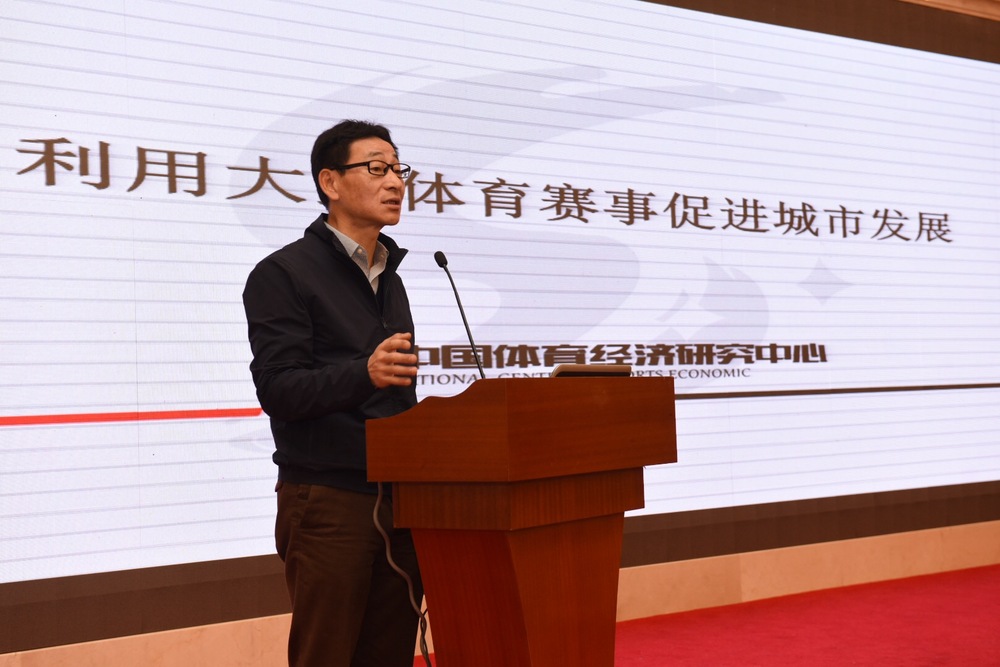 鲍明晓.jpg